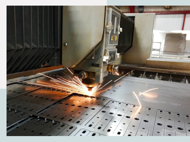 Лазерная резка металла в Челябинске от 619 руб.